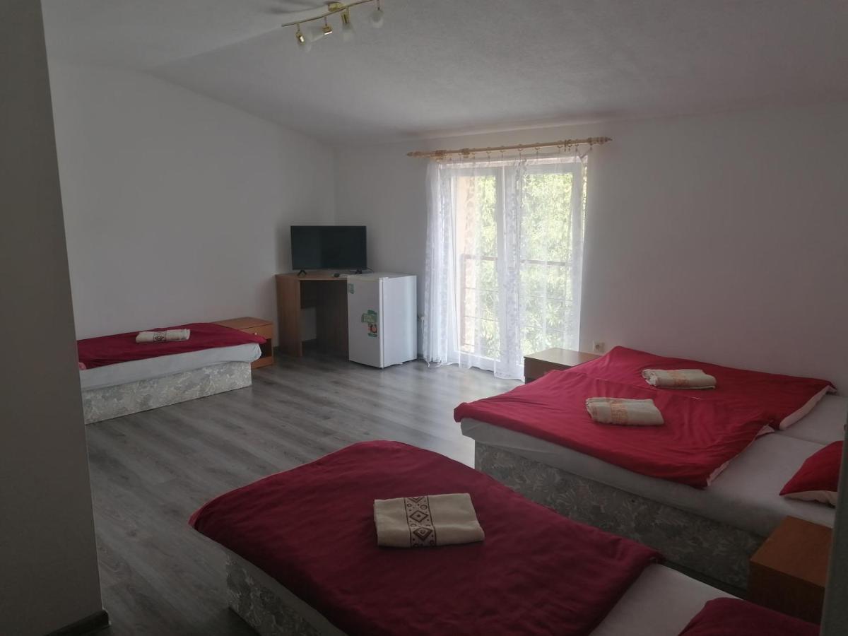 Penzion** Amalka Hriňová Buitenkant foto